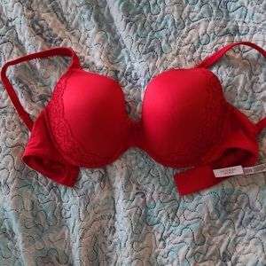 Victoria Secret body by Victoria